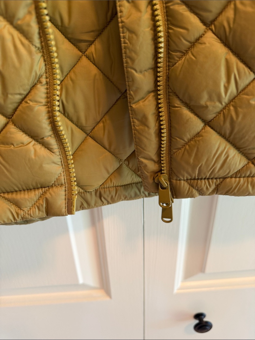 Athleta Quilted Olive Green whisper Vest - Picture 4 of 4